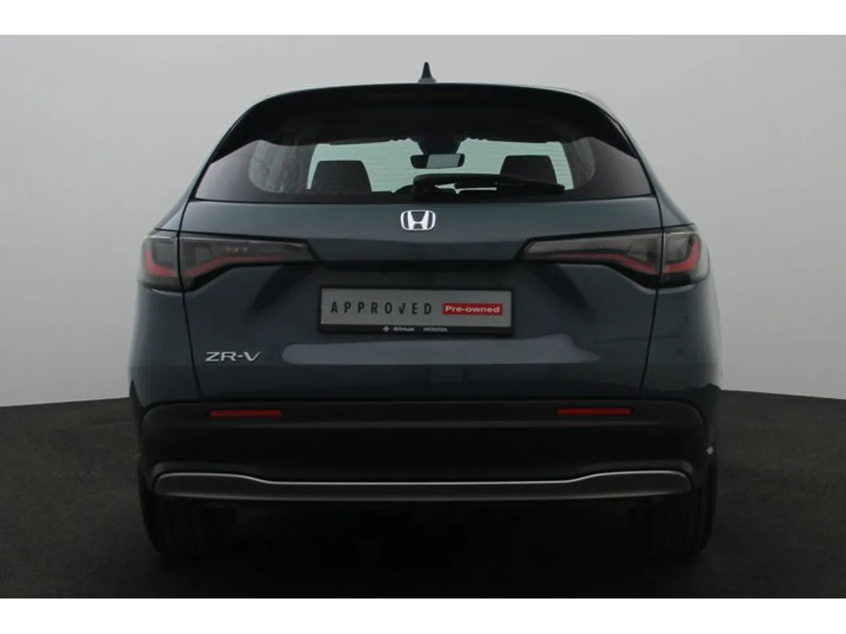 Car image 12