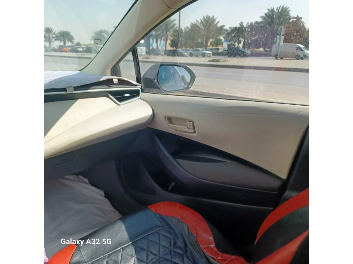 Car image 25
