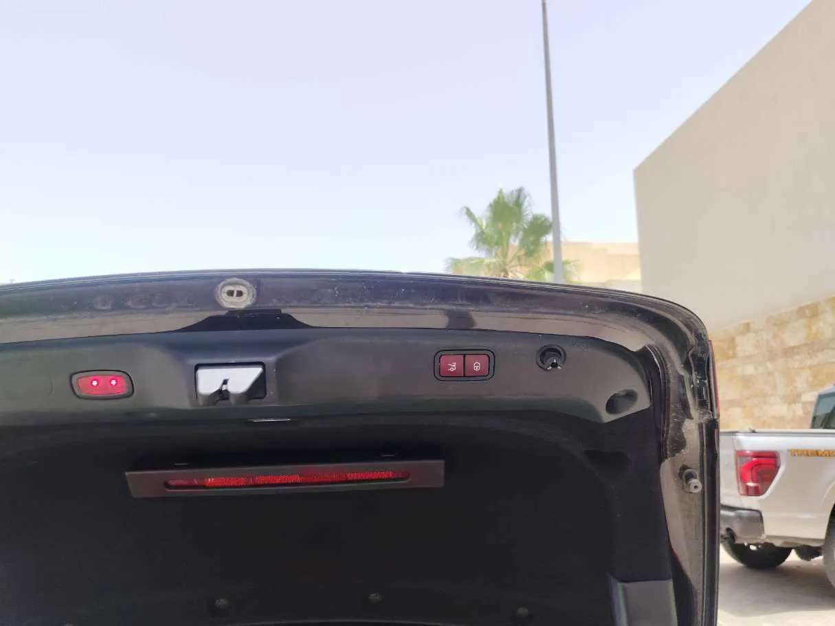 Car image 34