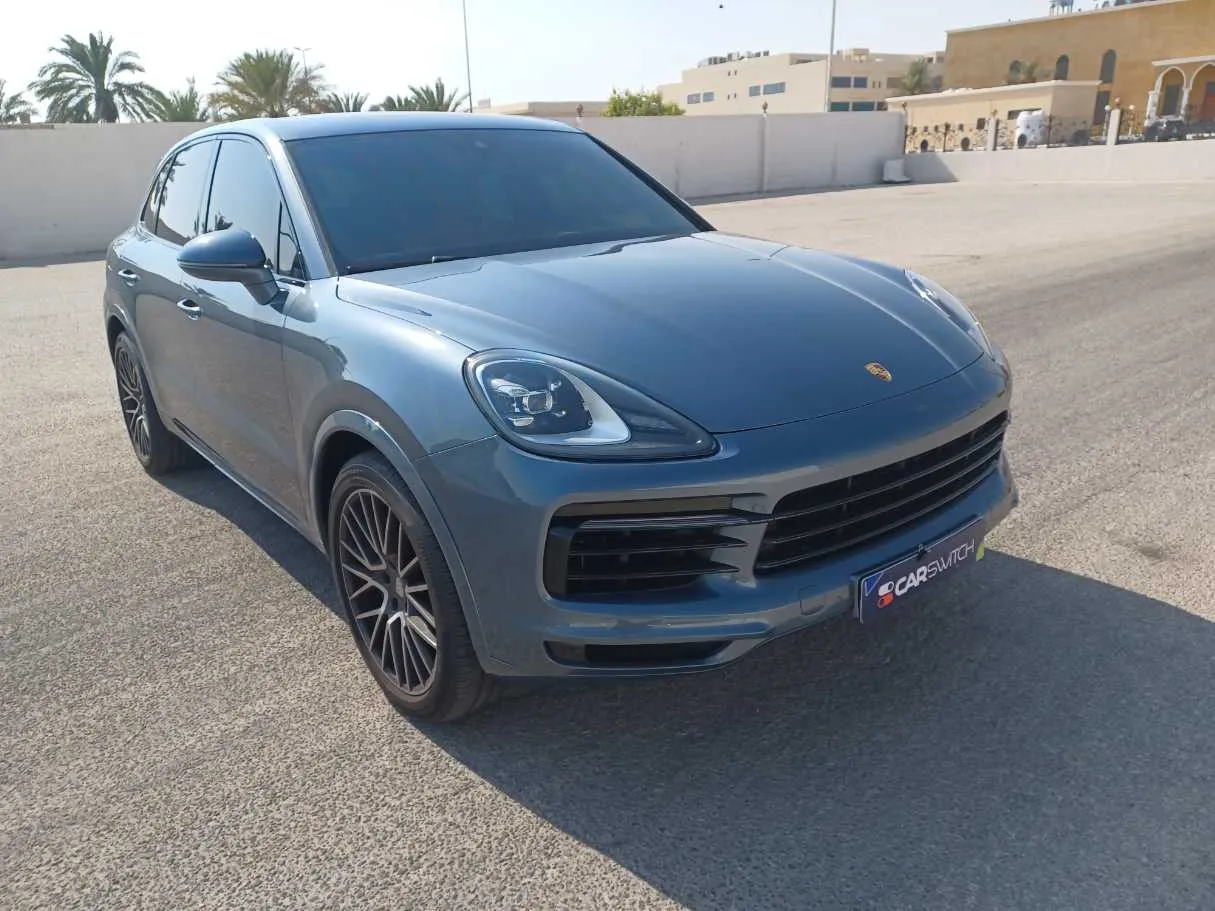 Car image 3