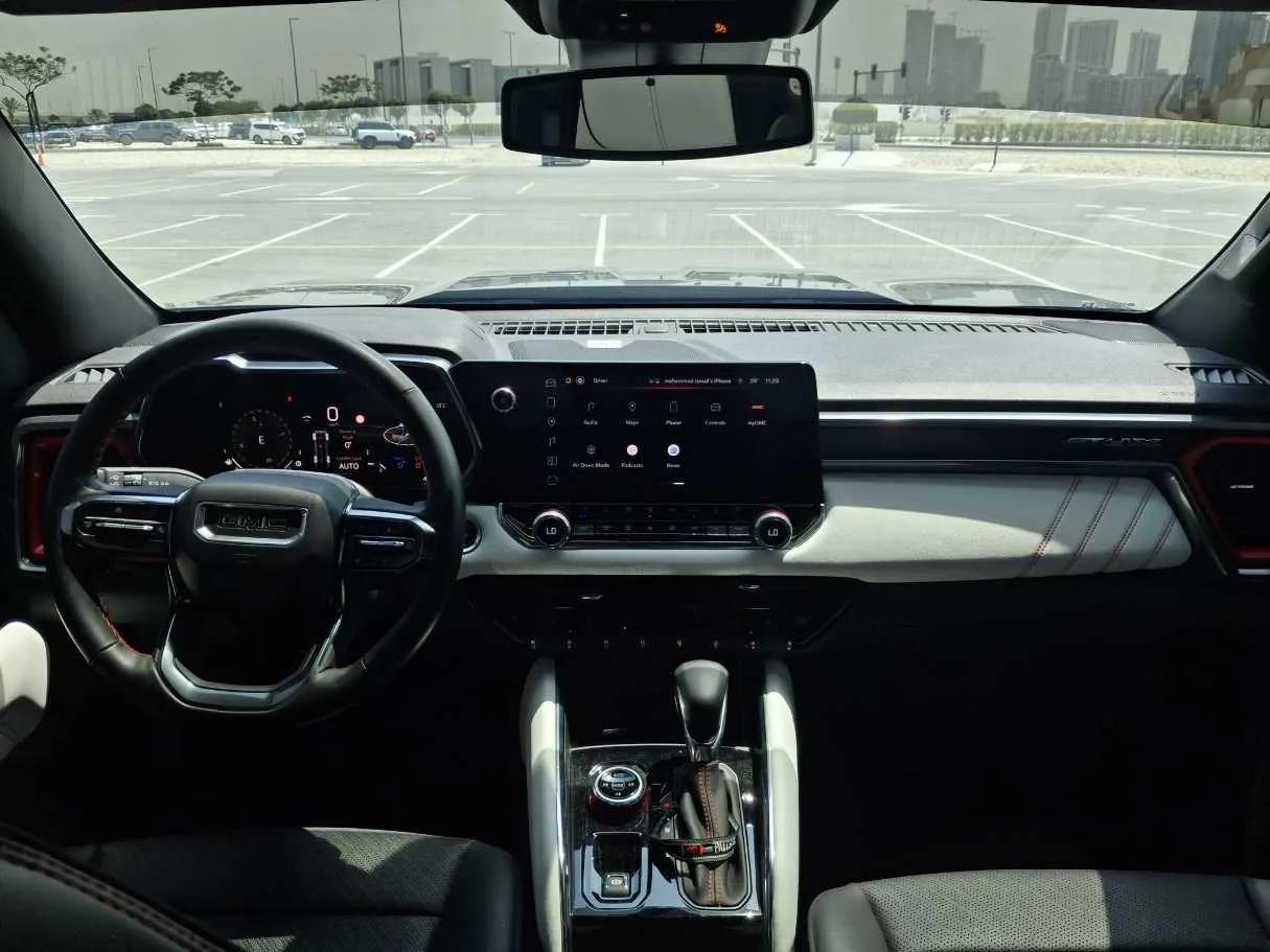 Car image 16
