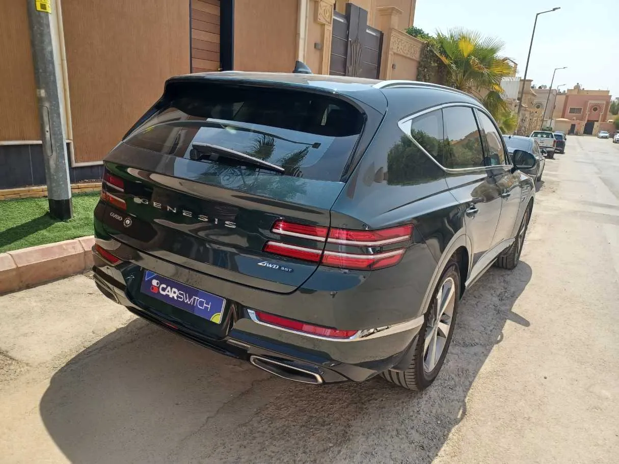 Car image 5