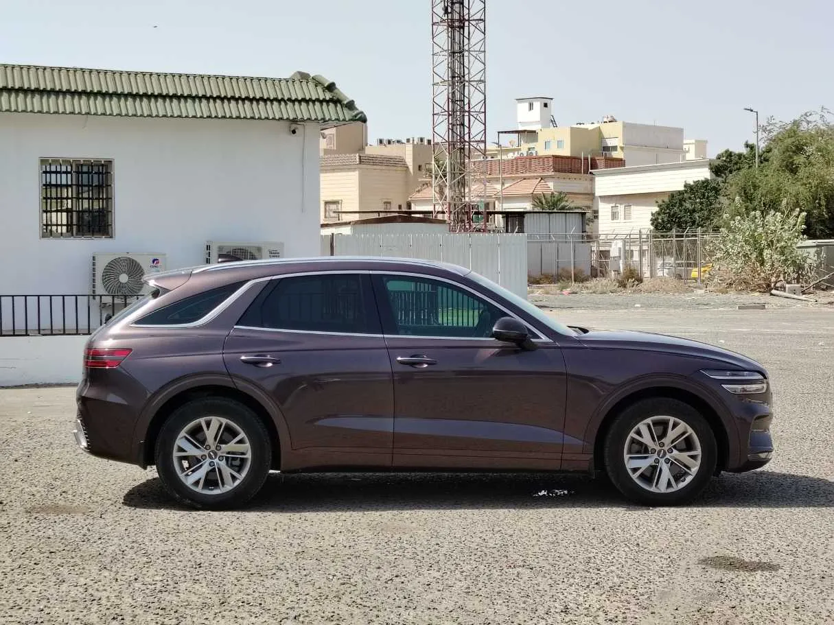 Car image 4
