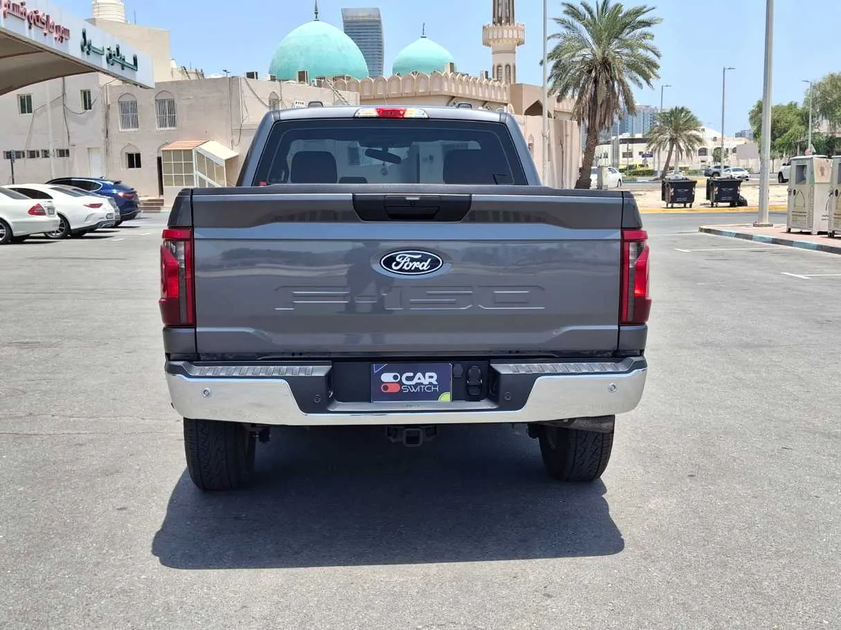Car image 6
