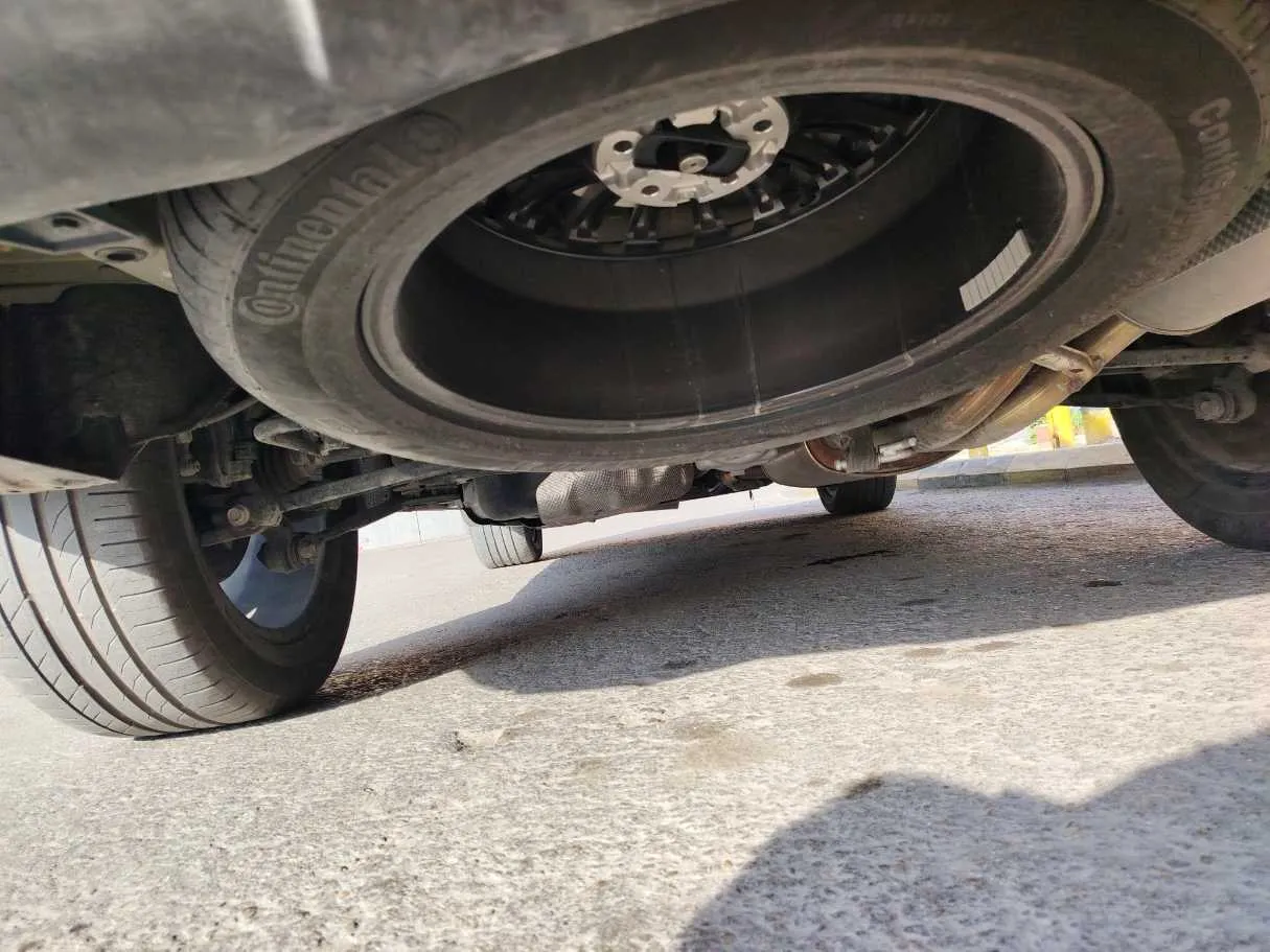 Car image 21