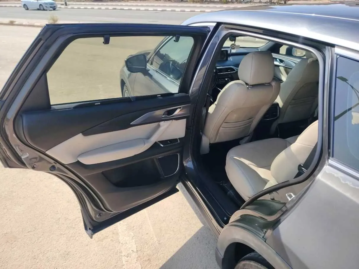 Car image 17