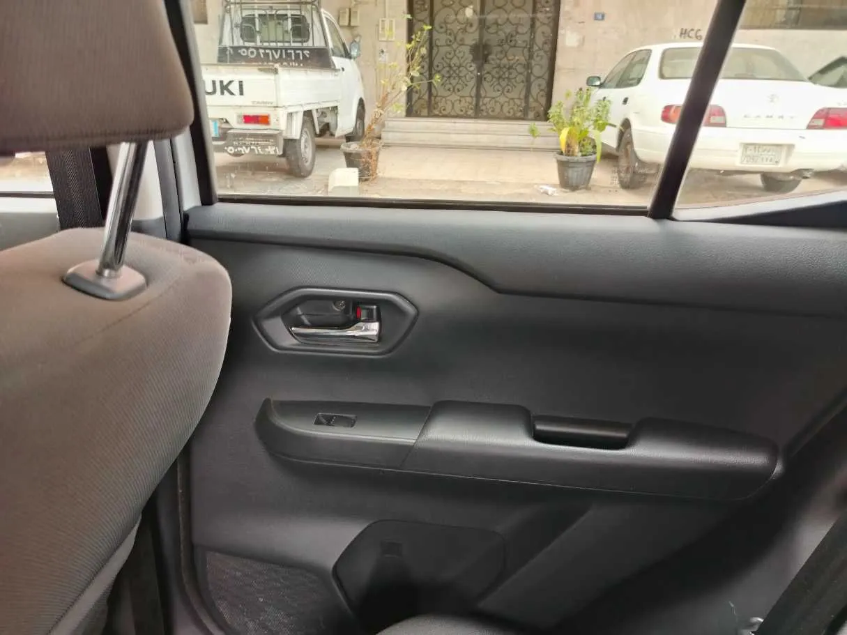 Car image 20