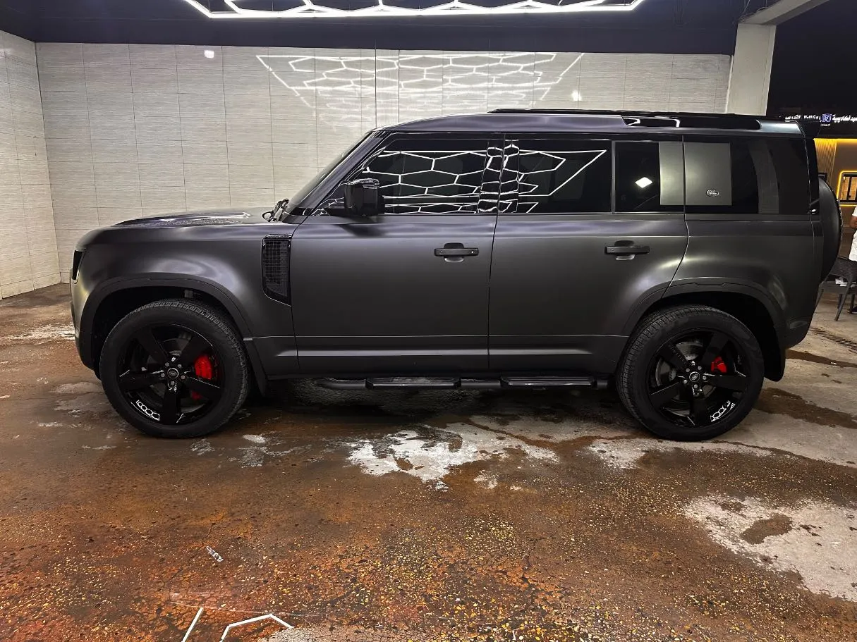 Car image 8