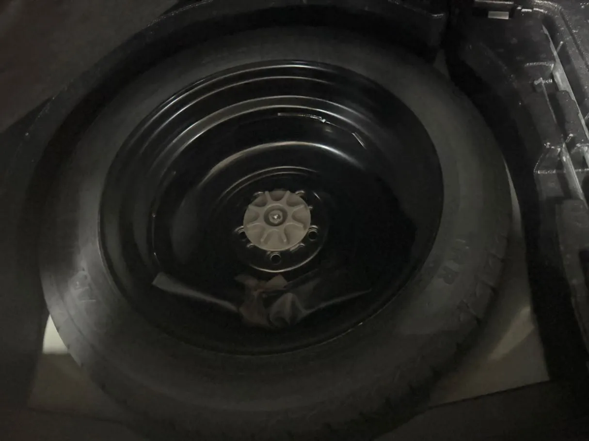 Car image 23