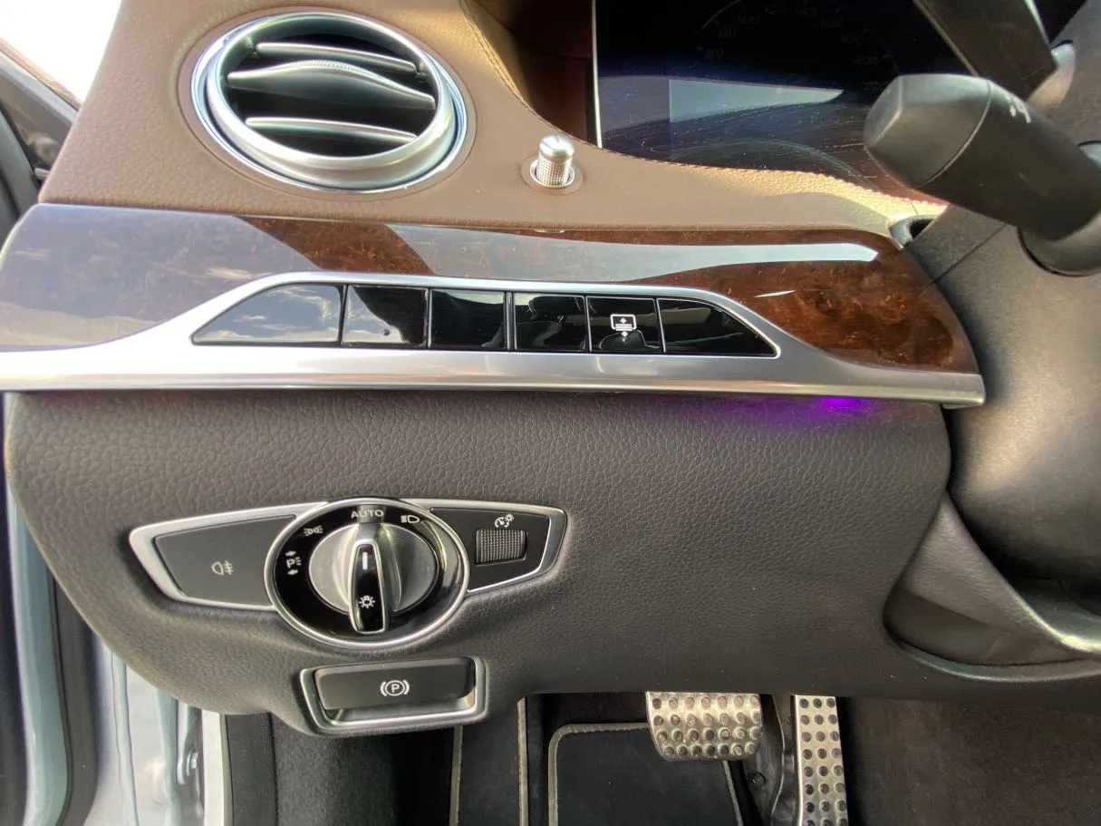 Car image 22