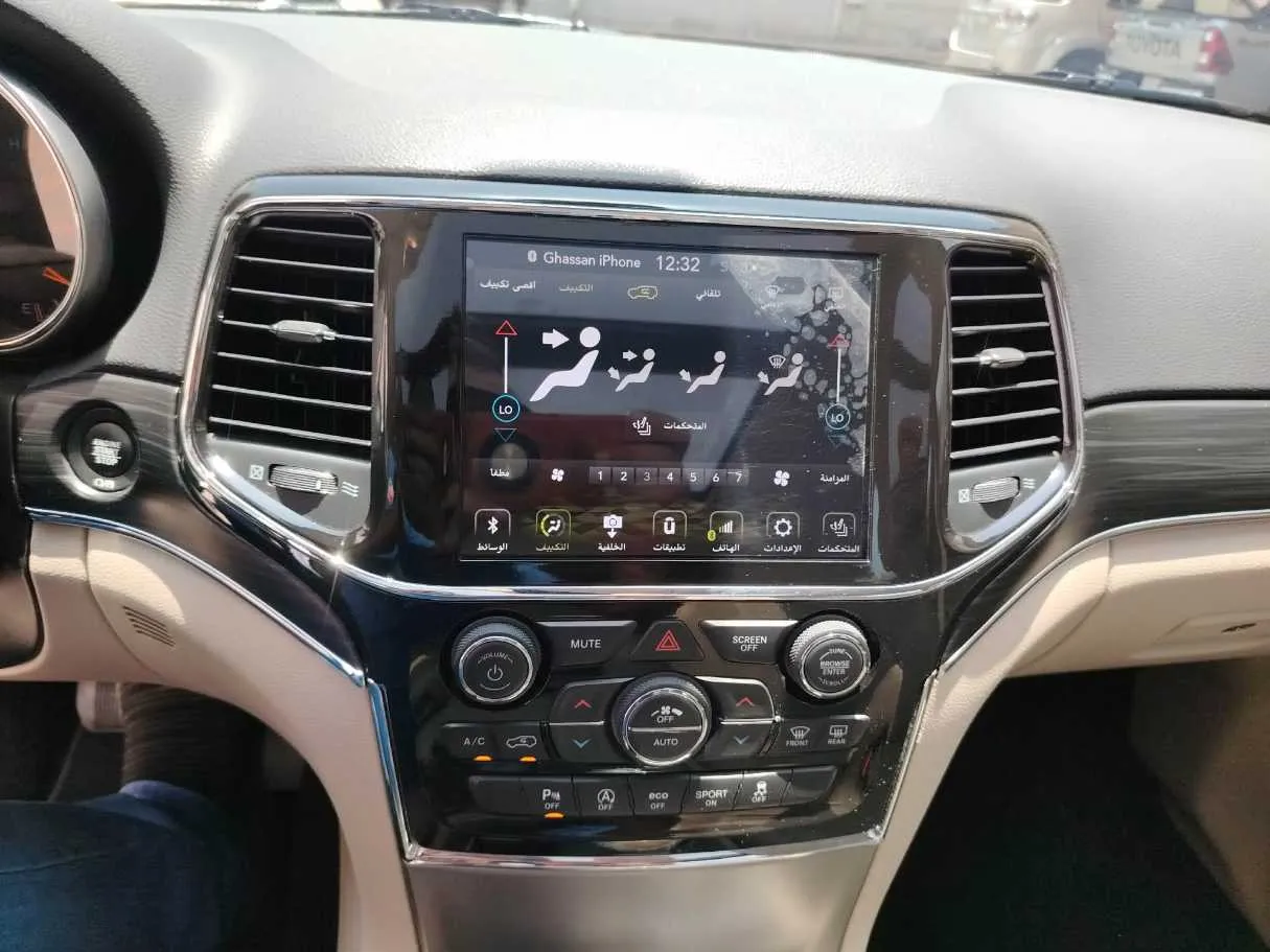 Car image 24