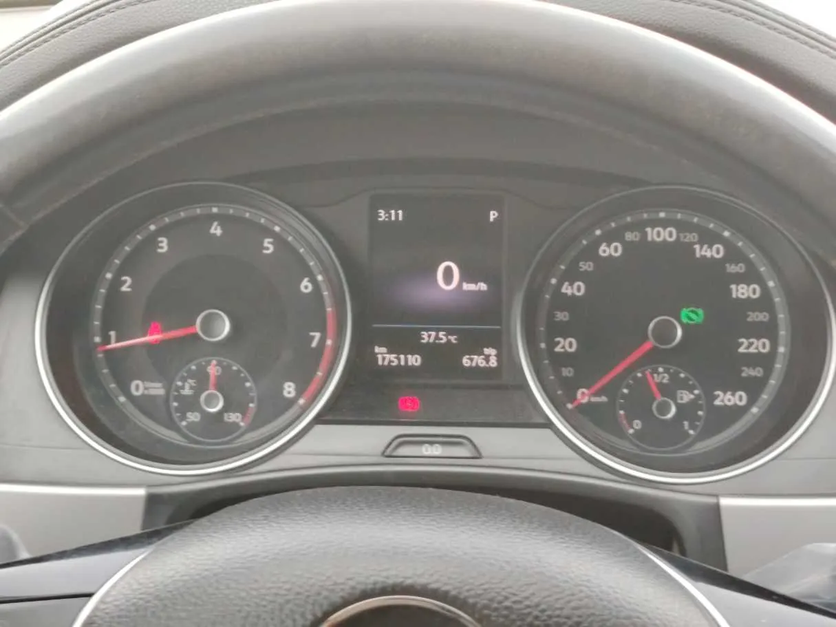 Car image 25