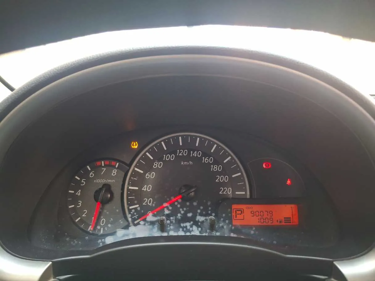 Car image 19