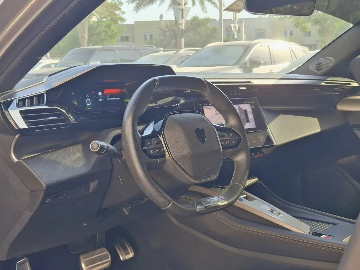 Car image 11