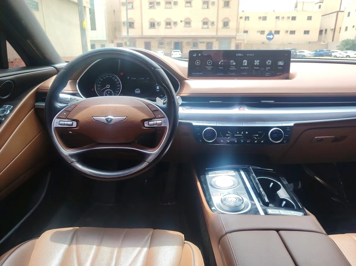 Car image 19