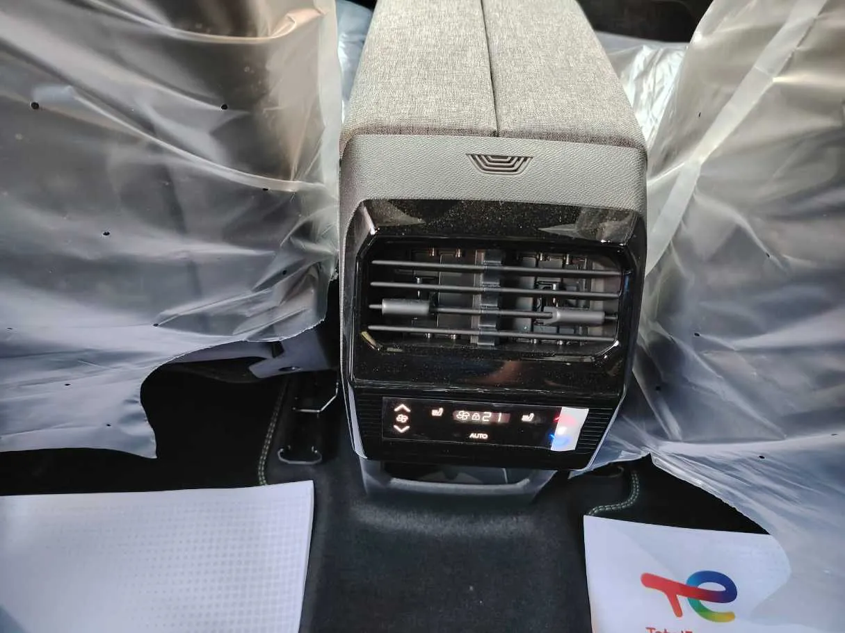 Car image 38