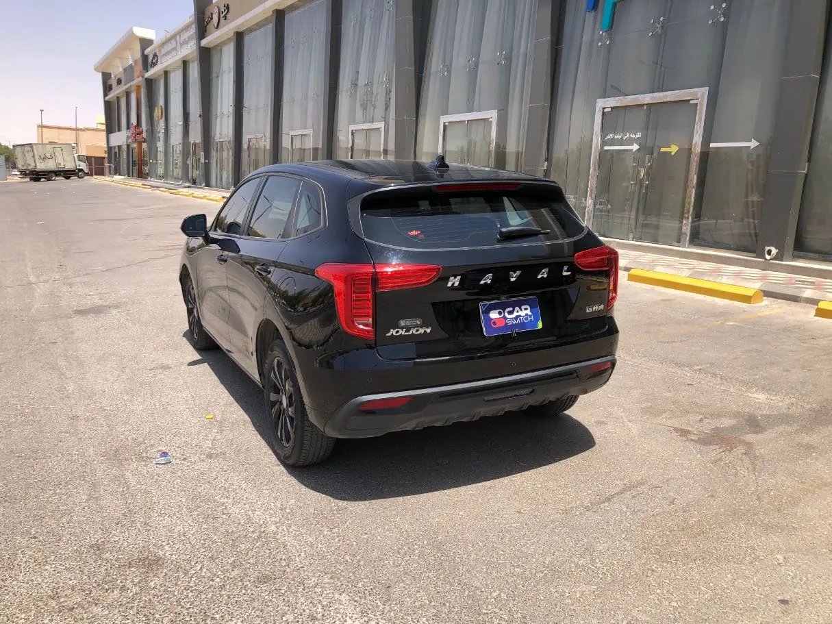 Car image 7