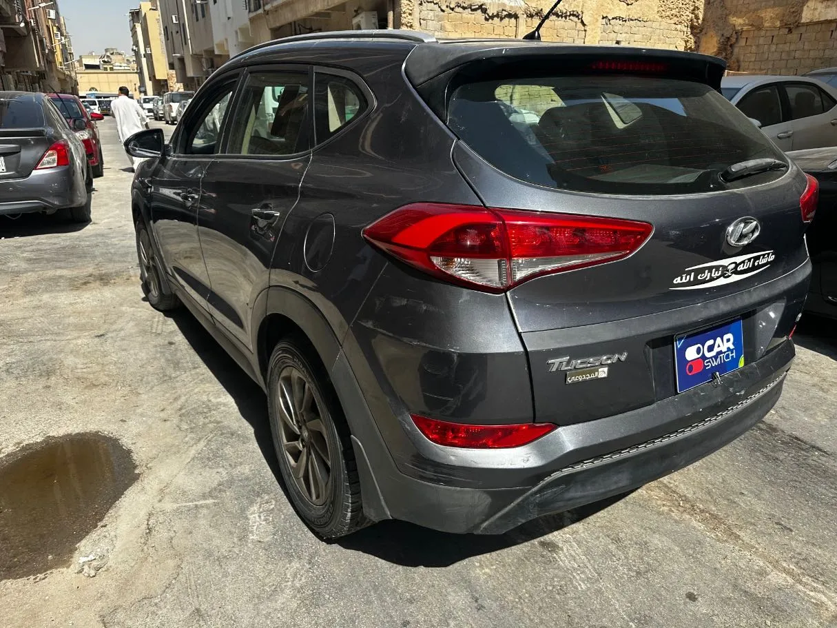 Car image 7