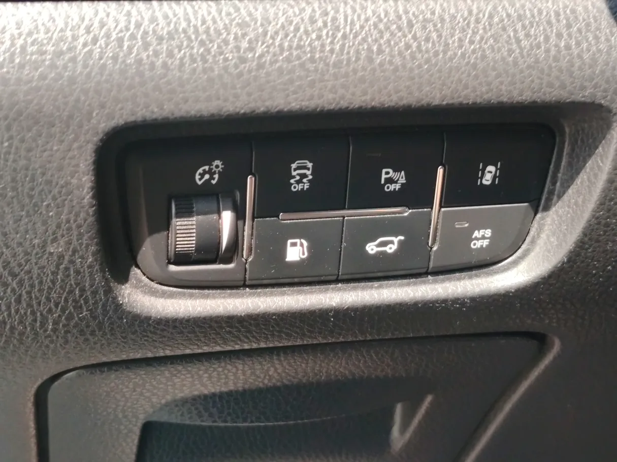 Car image 29