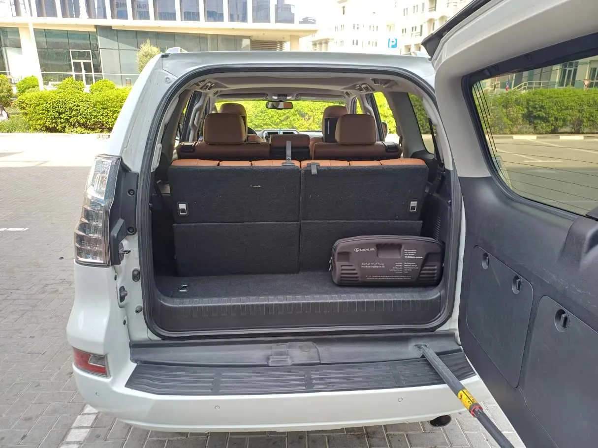 Car image 20