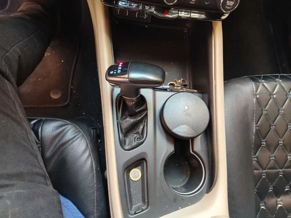 Car image 24