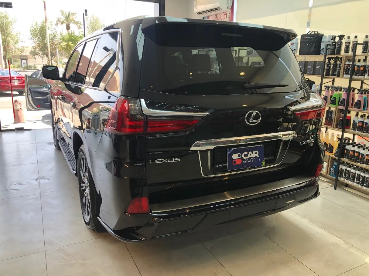 Car image 7