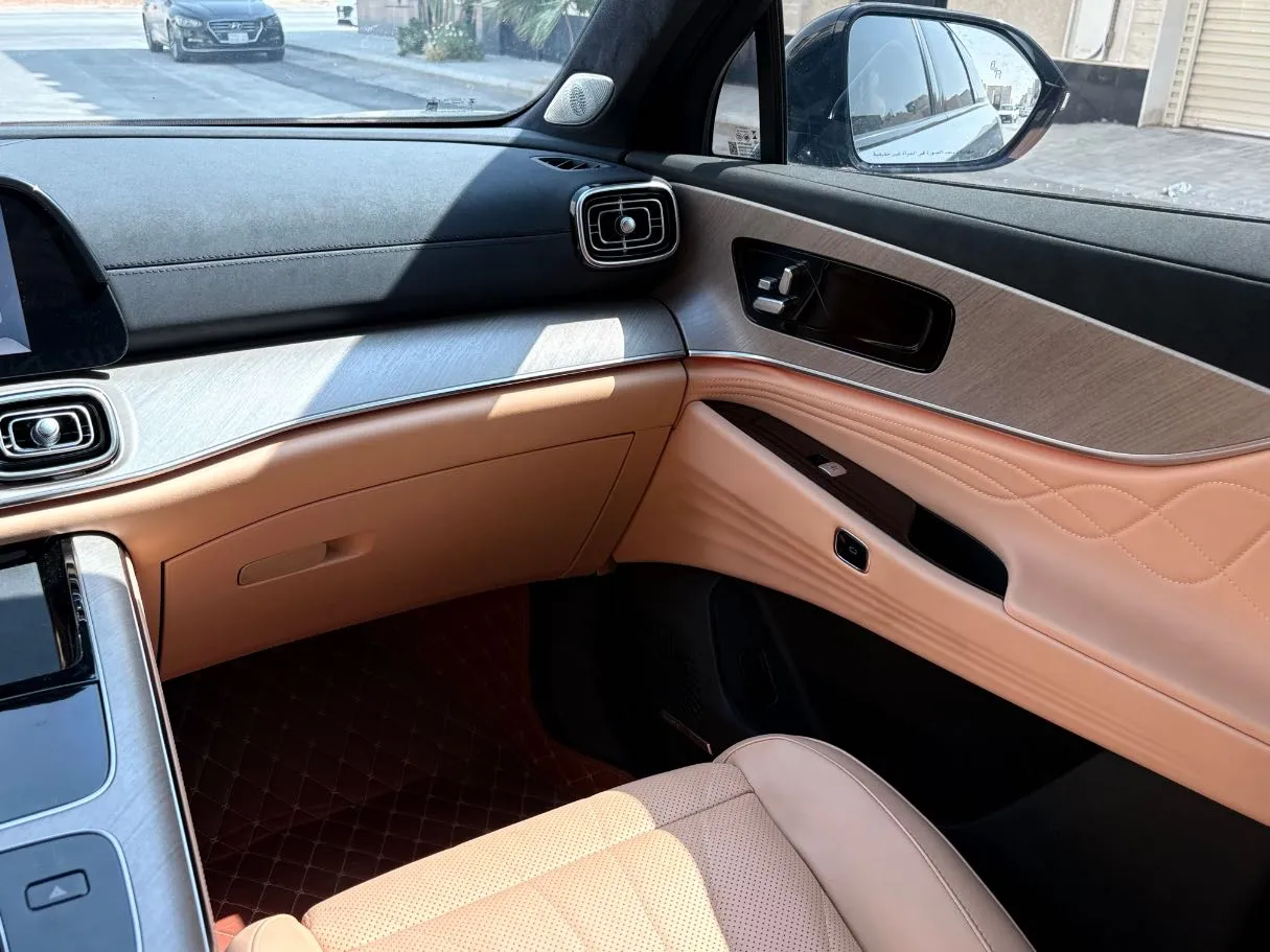 Car image 28
