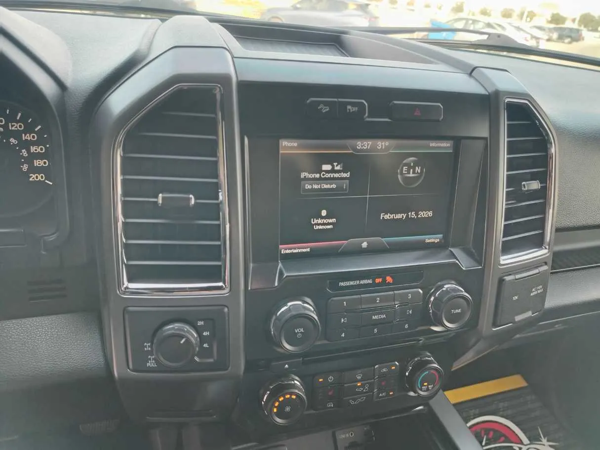Car image 26