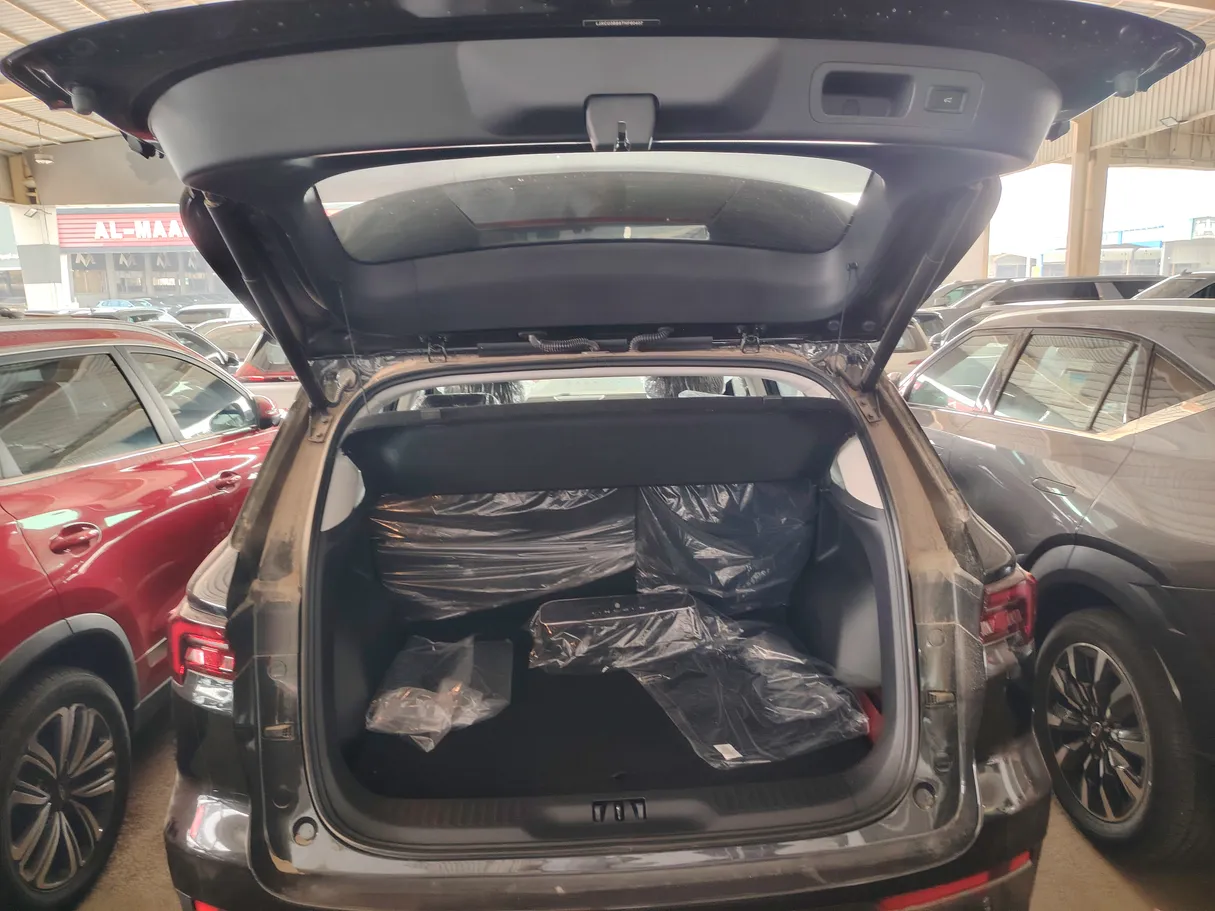 Car image 32