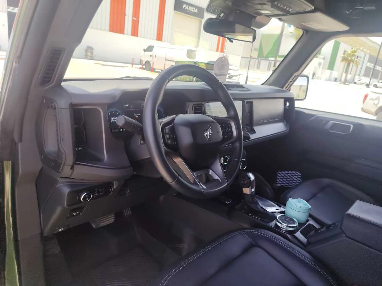 Car image 12