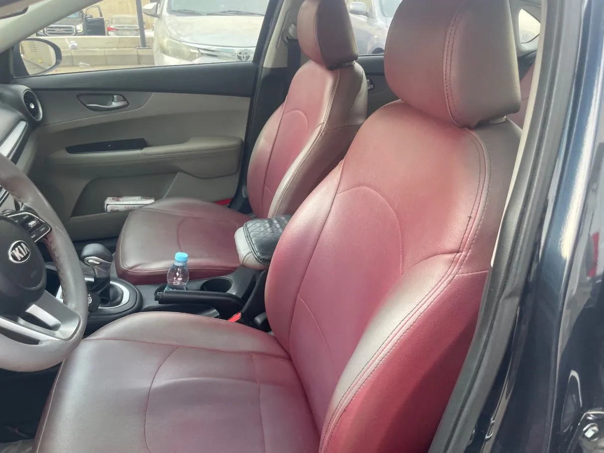 Car image 13
