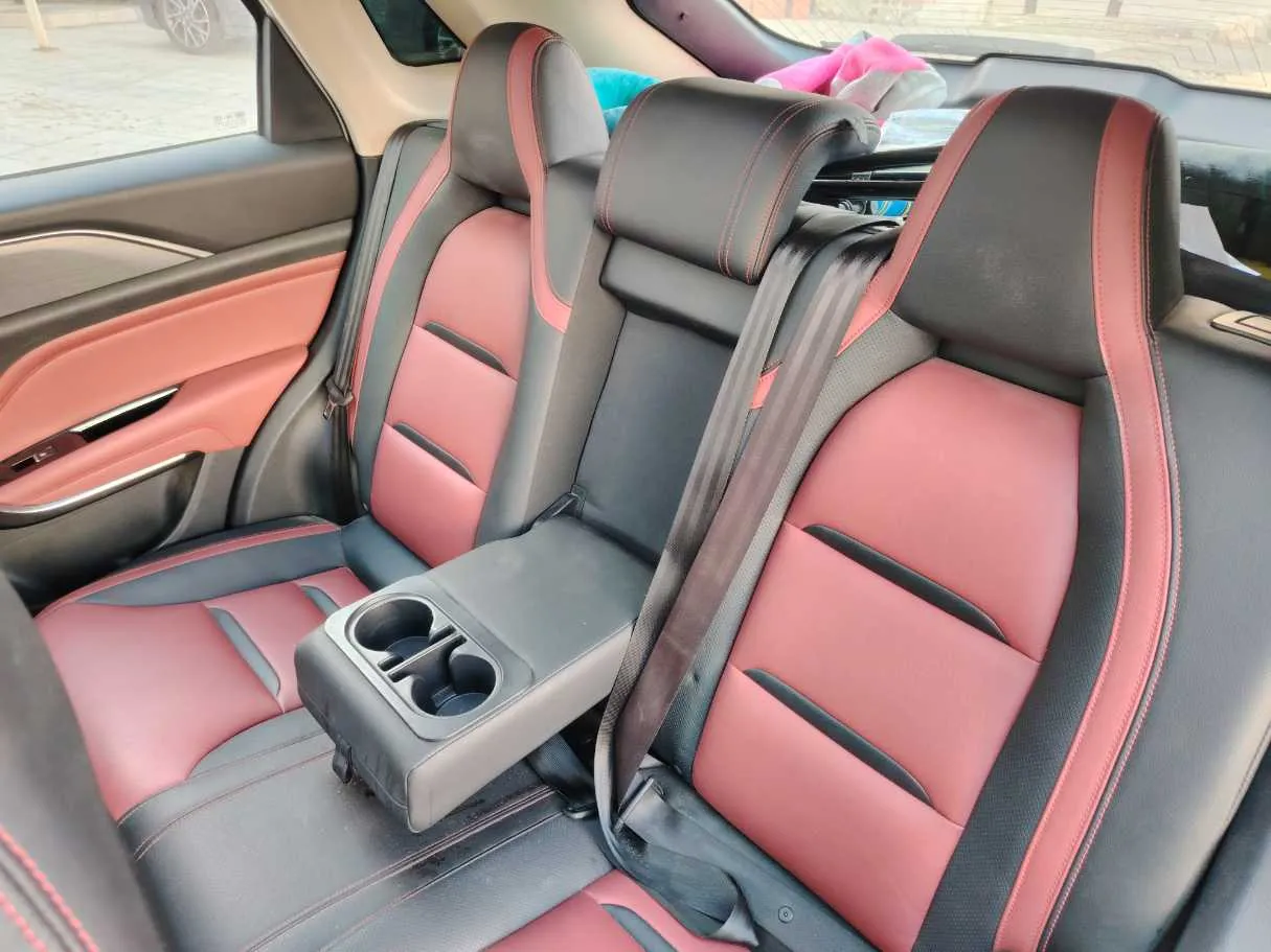Car image 15