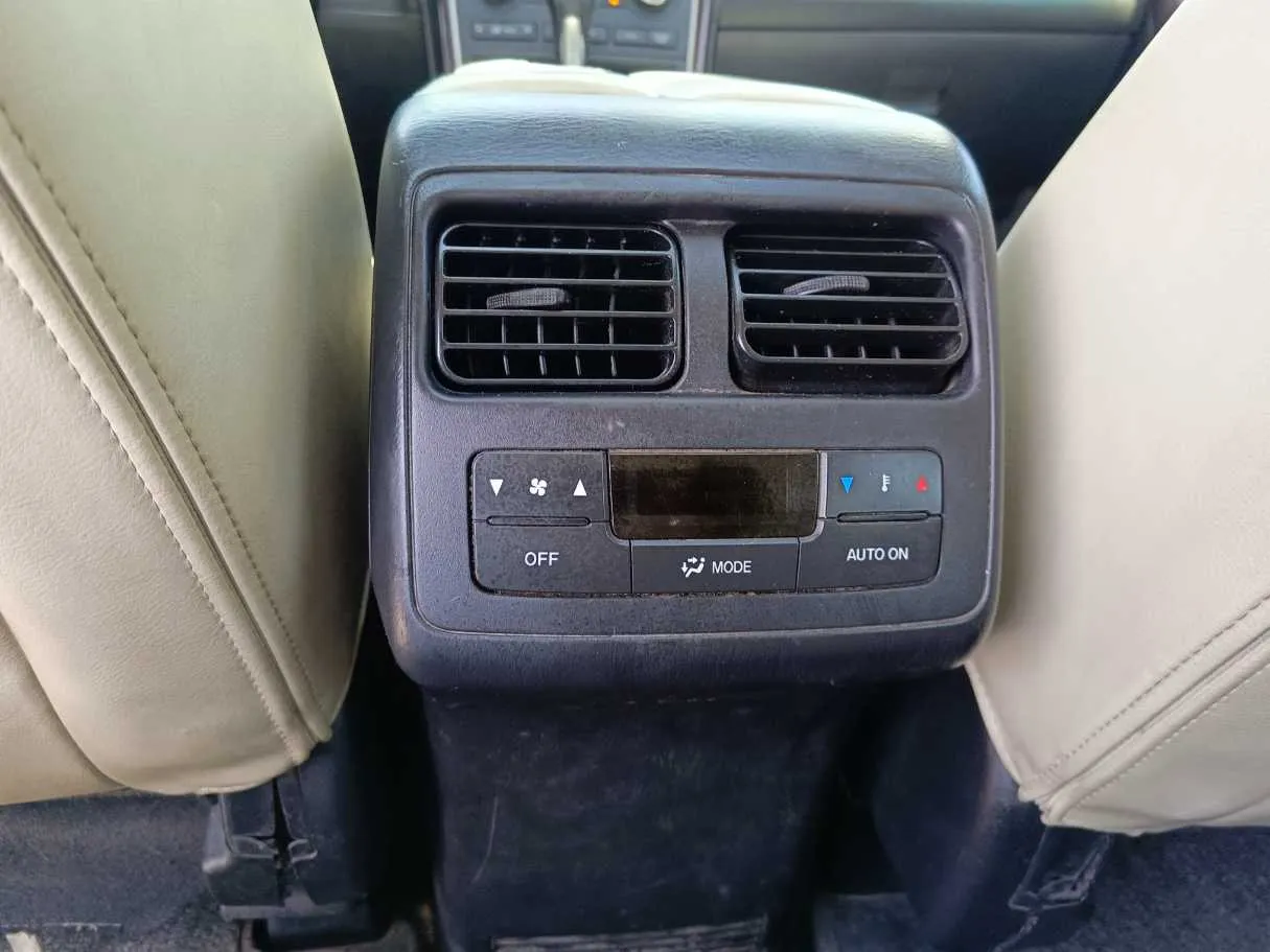 Car image 31