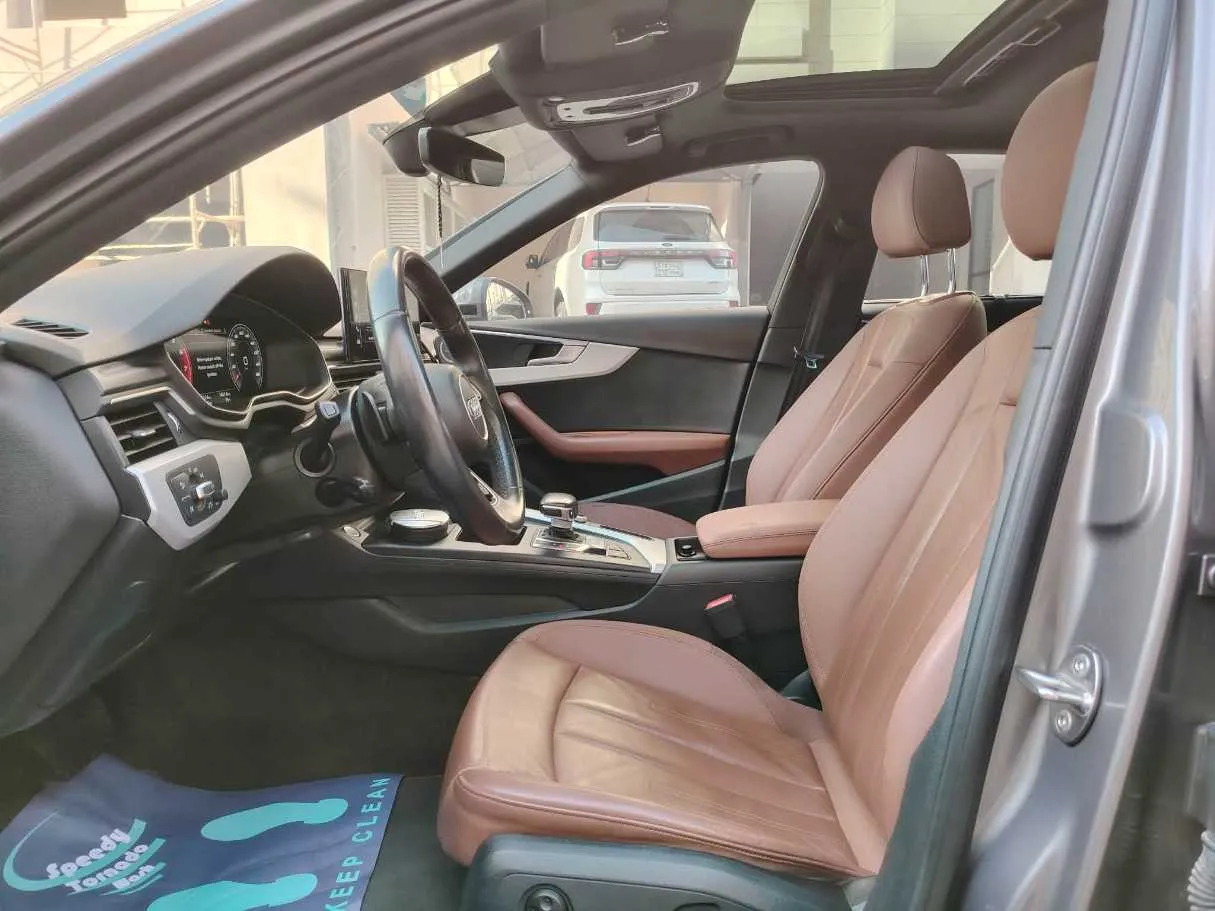 Car image 13
