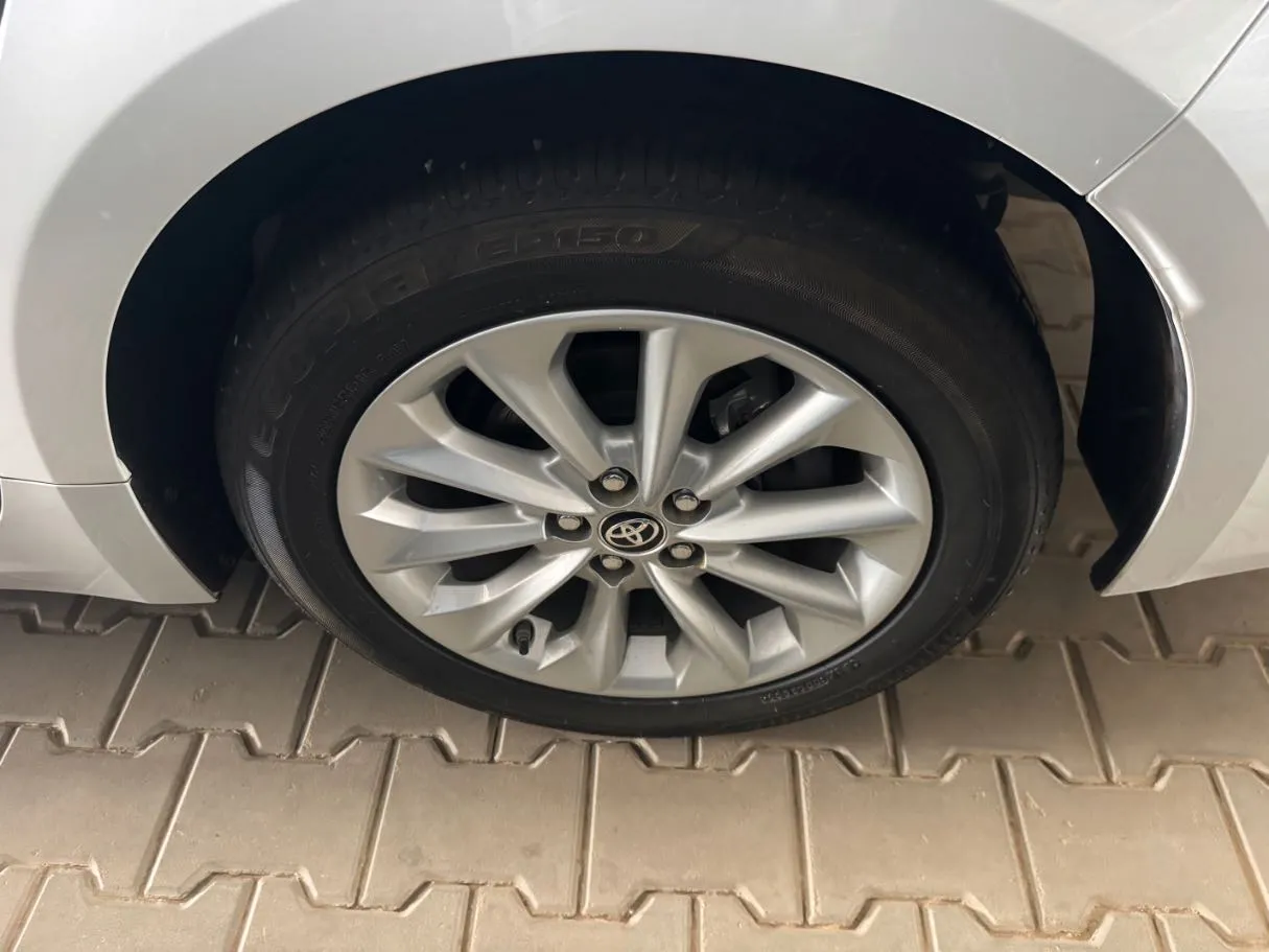 Car image 7