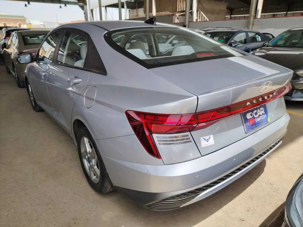Car image 7