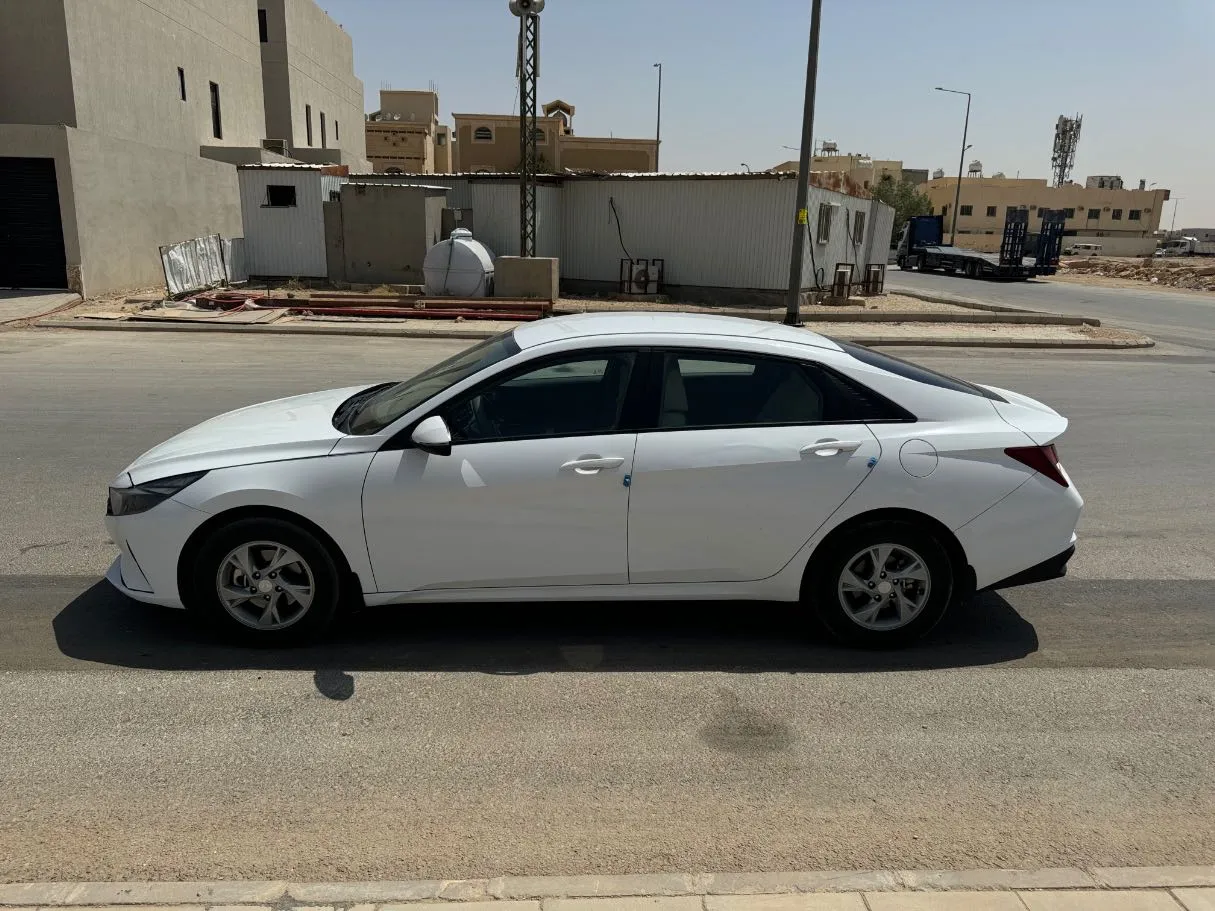 Car image 8