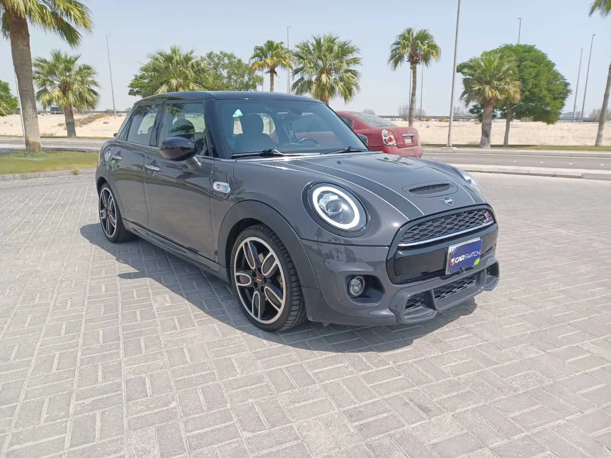 Car image 3