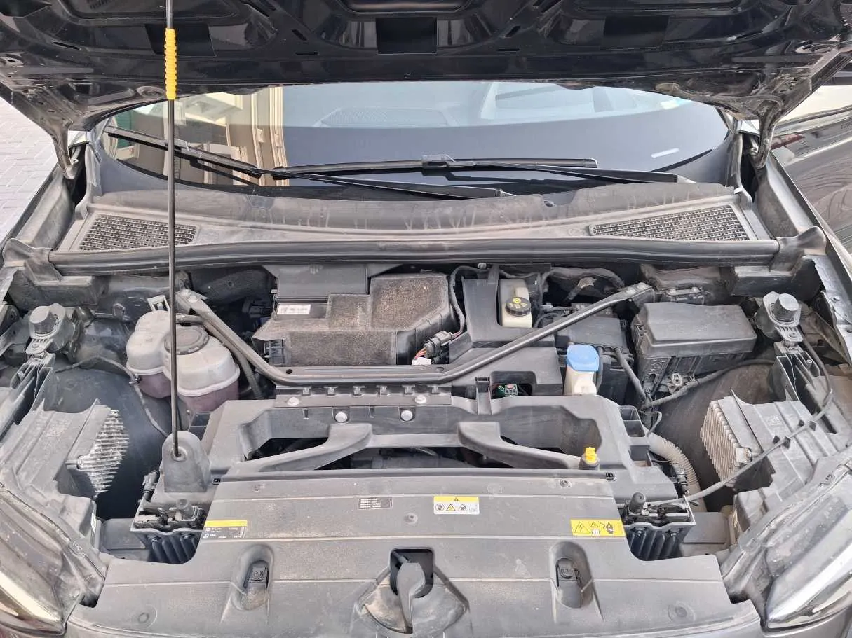Car image 20