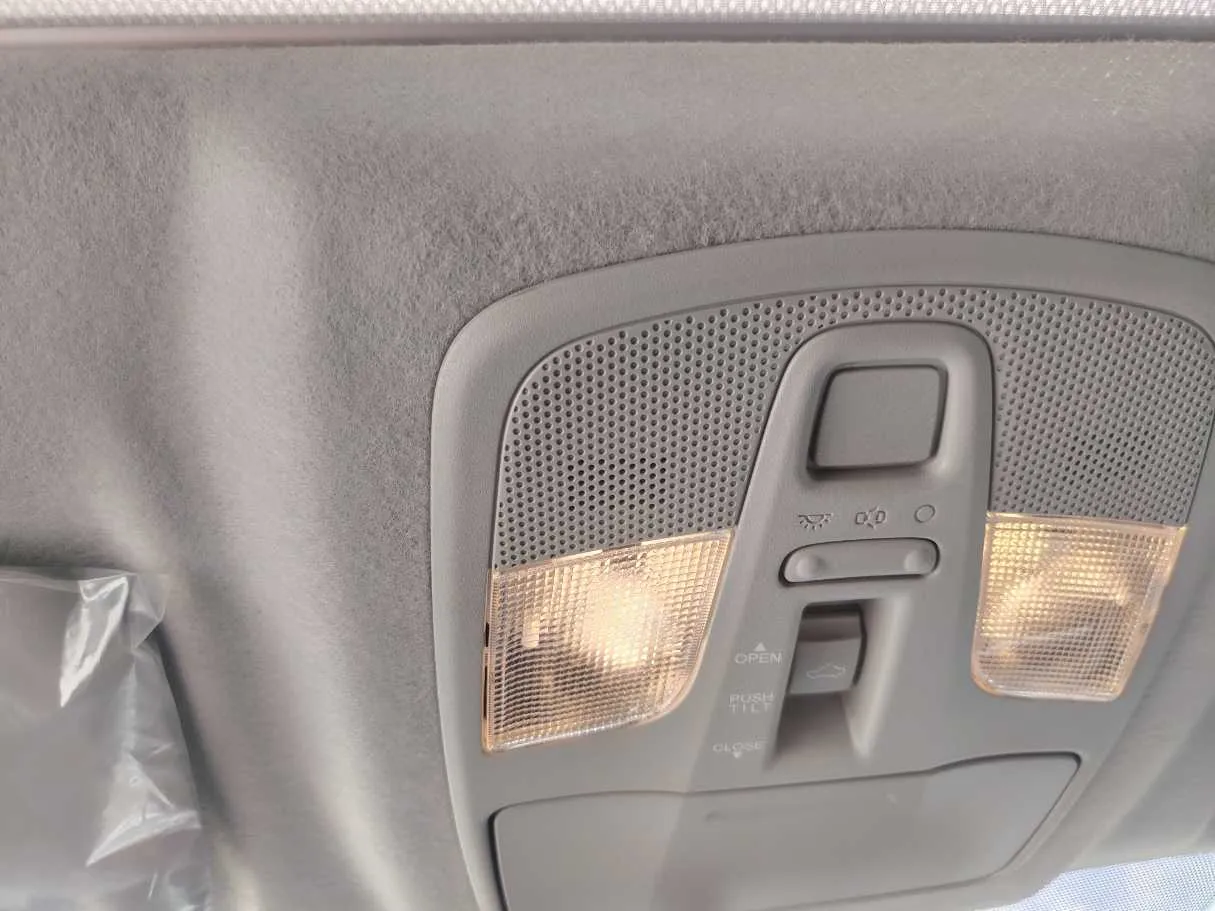 Car image 29