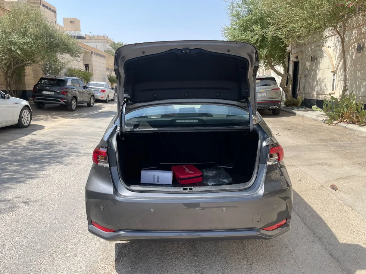 Car image 21
