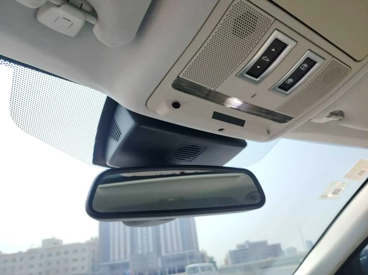 Car image 35