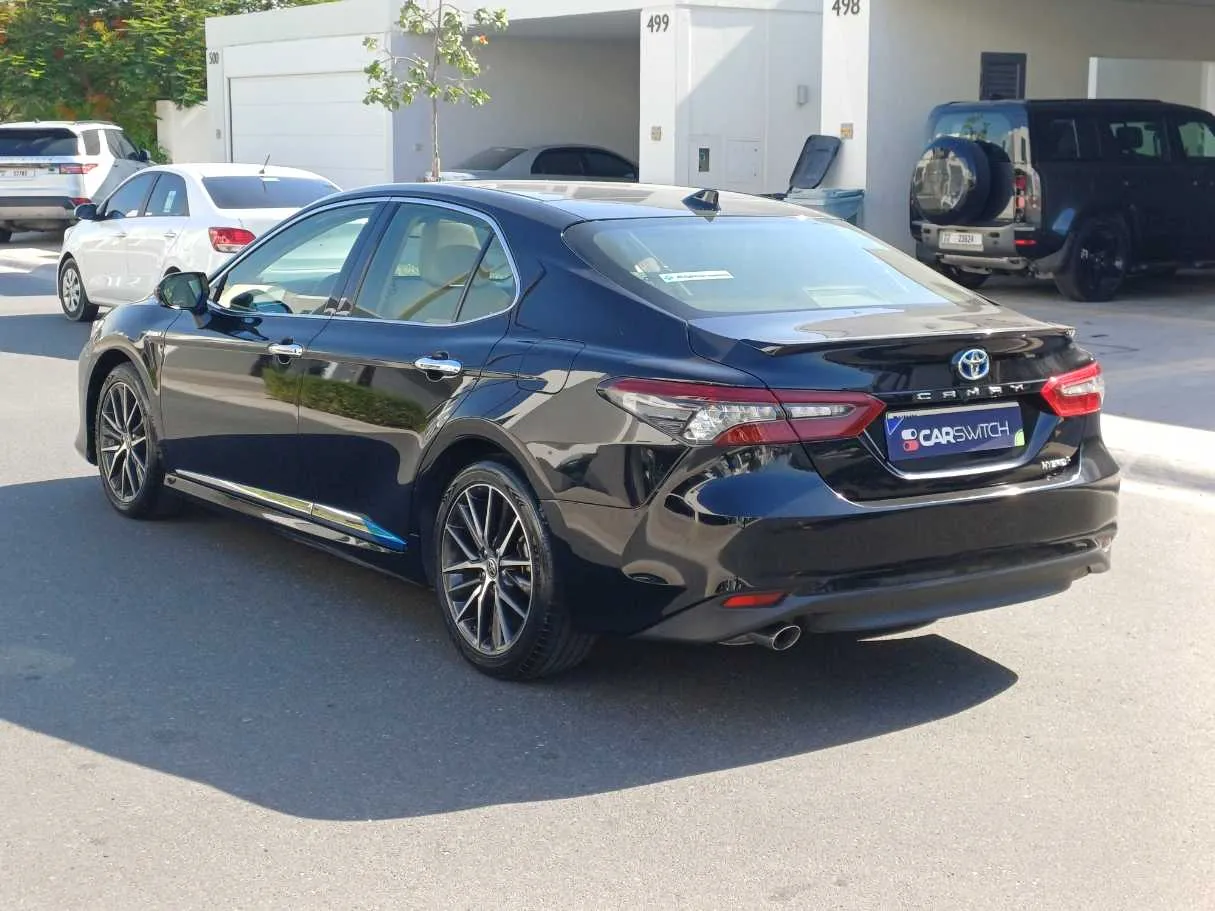 Car image 5