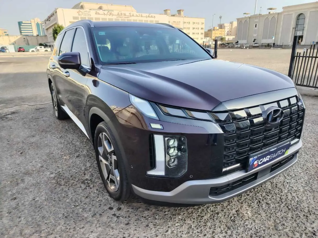 Car image 3