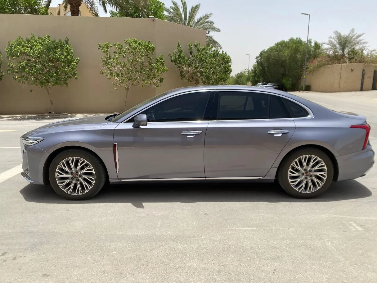 Car image 8