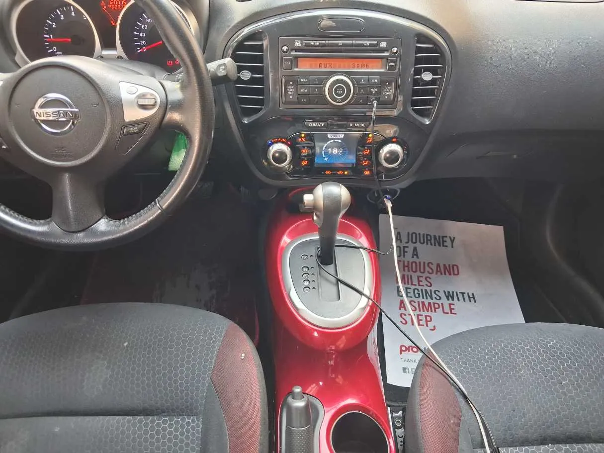 Car image 17