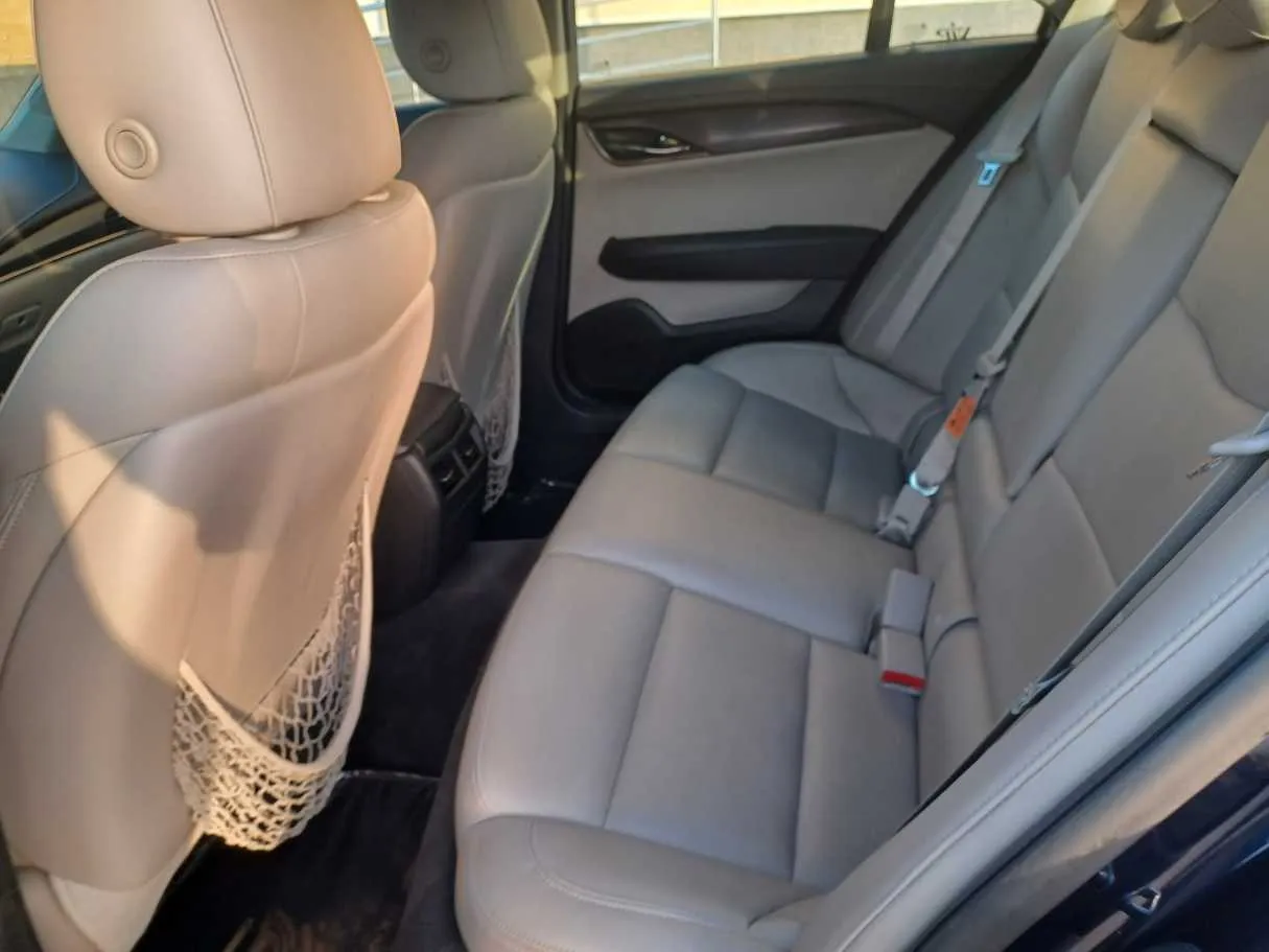 Car image 15