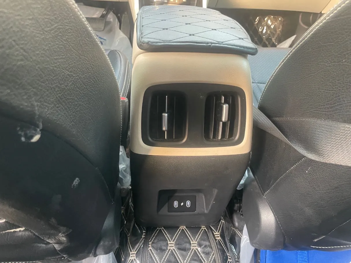 Car image 22