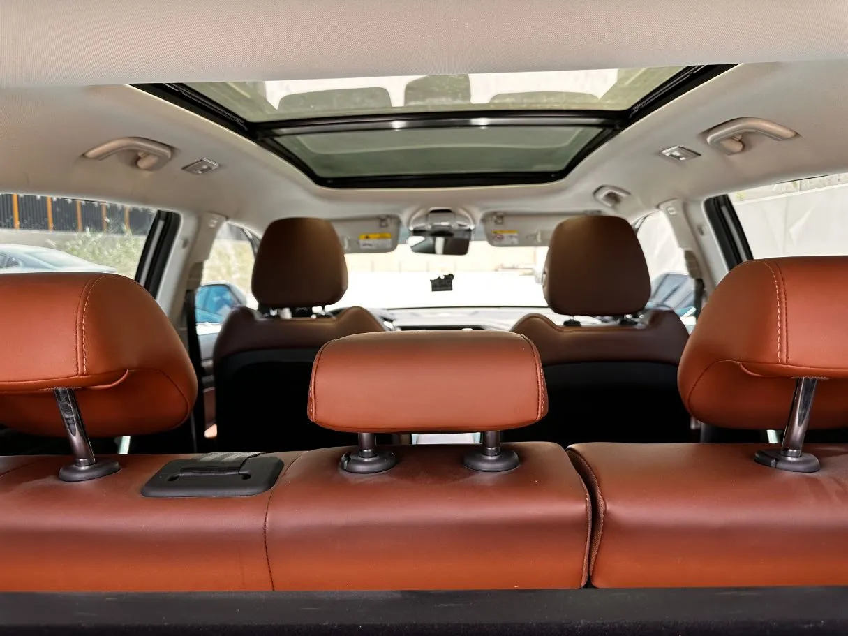 Car image 23