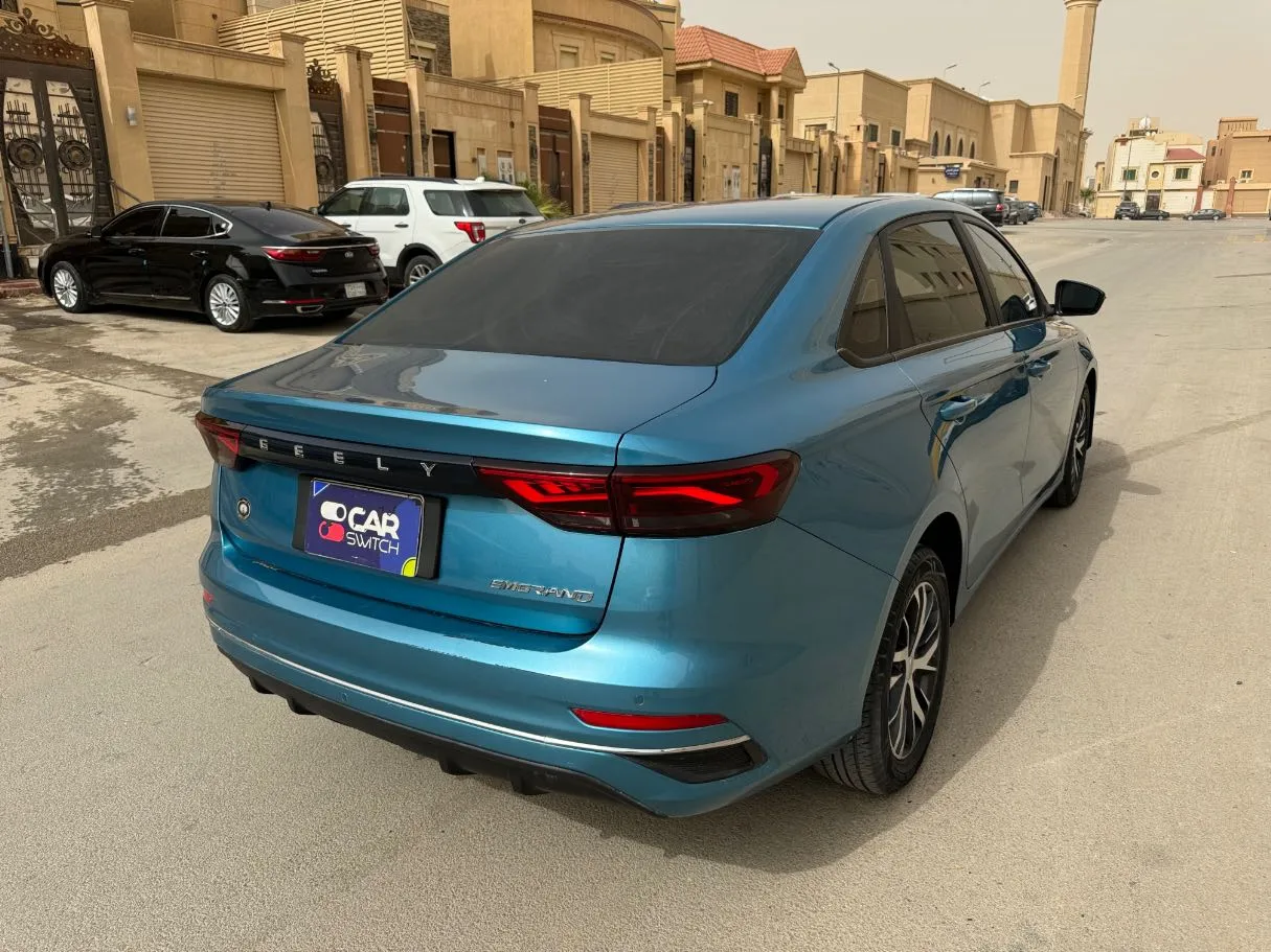 Car image 5